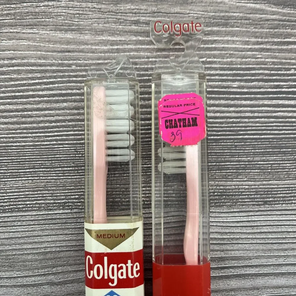 VINTAGE Colgate Medium Toothbrush Set Of 2 in Case *NEW OLD STOCK